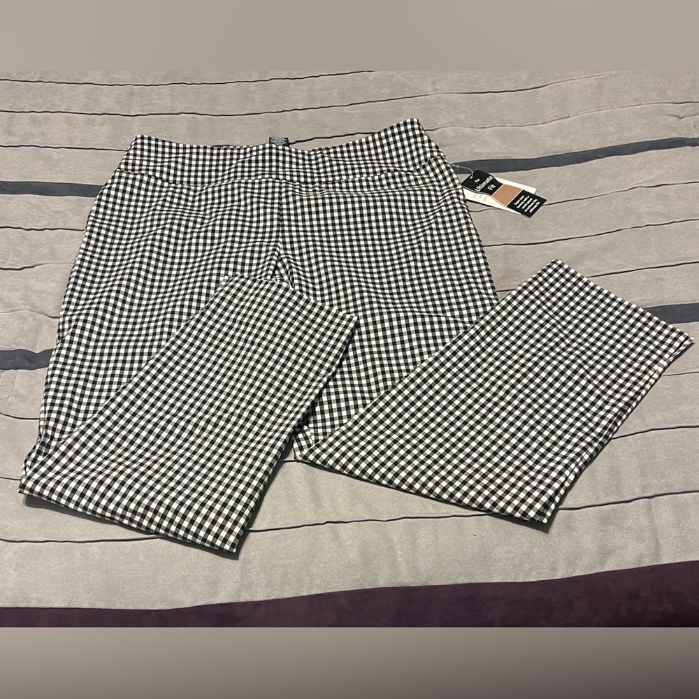Zac & Rachel Black and White Gingham Straight Leg Pants, Size 16.